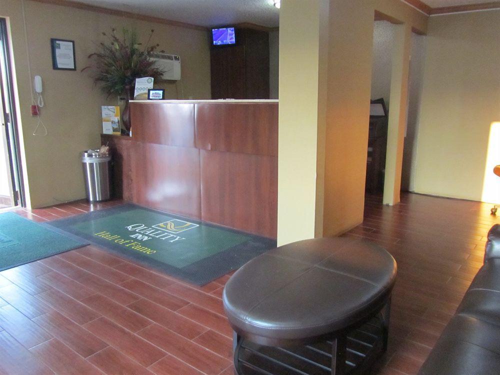 Quality Inn Hall Of Fame Canton Esterno foto