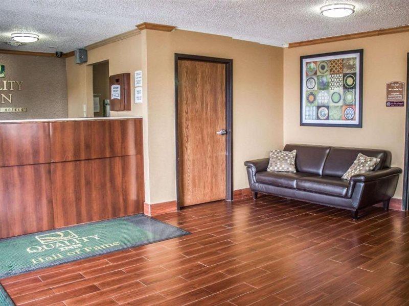 Quality Inn Hall Of Fame Canton Esterno foto