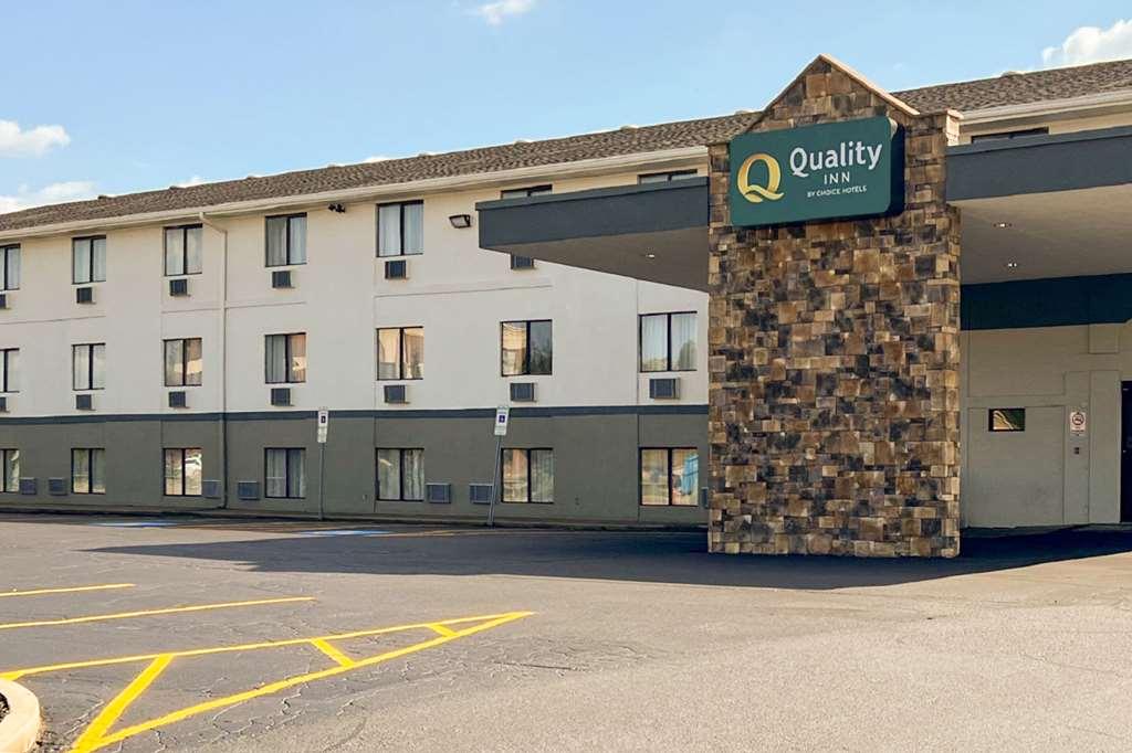 Quality Inn Hall Of Fame Canton Esterno foto