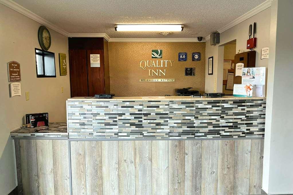 Quality Inn Hall Of Fame Canton Interno foto