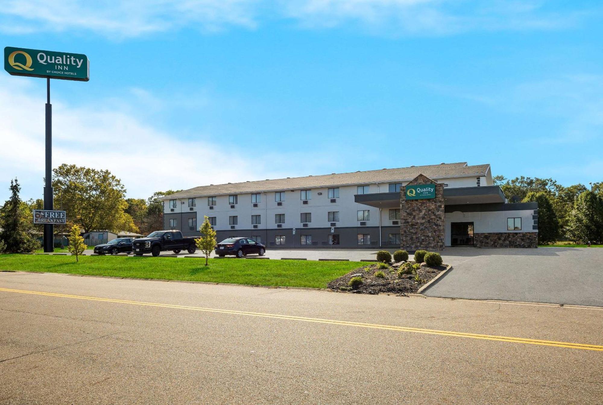 Quality Inn Hall Of Fame Canton Esterno foto