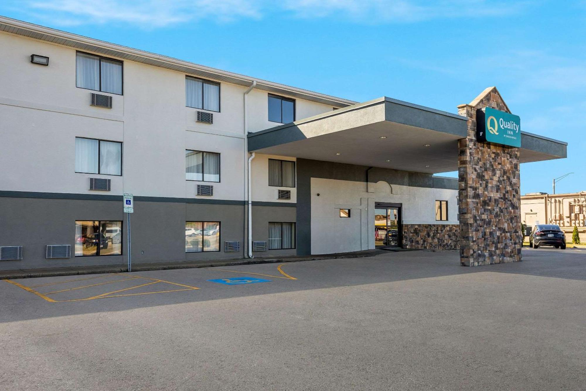 Quality Inn Hall Of Fame Canton Esterno foto