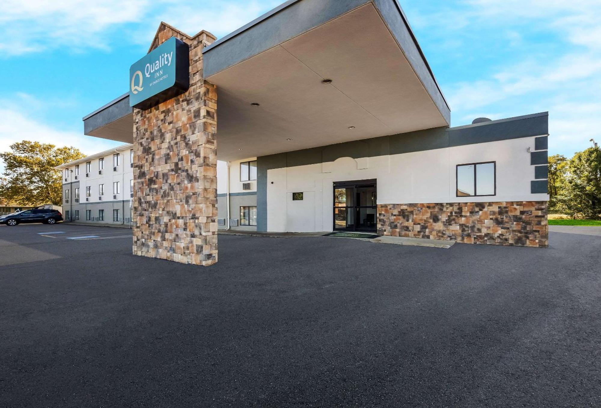 Quality Inn Hall Of Fame Canton Esterno foto