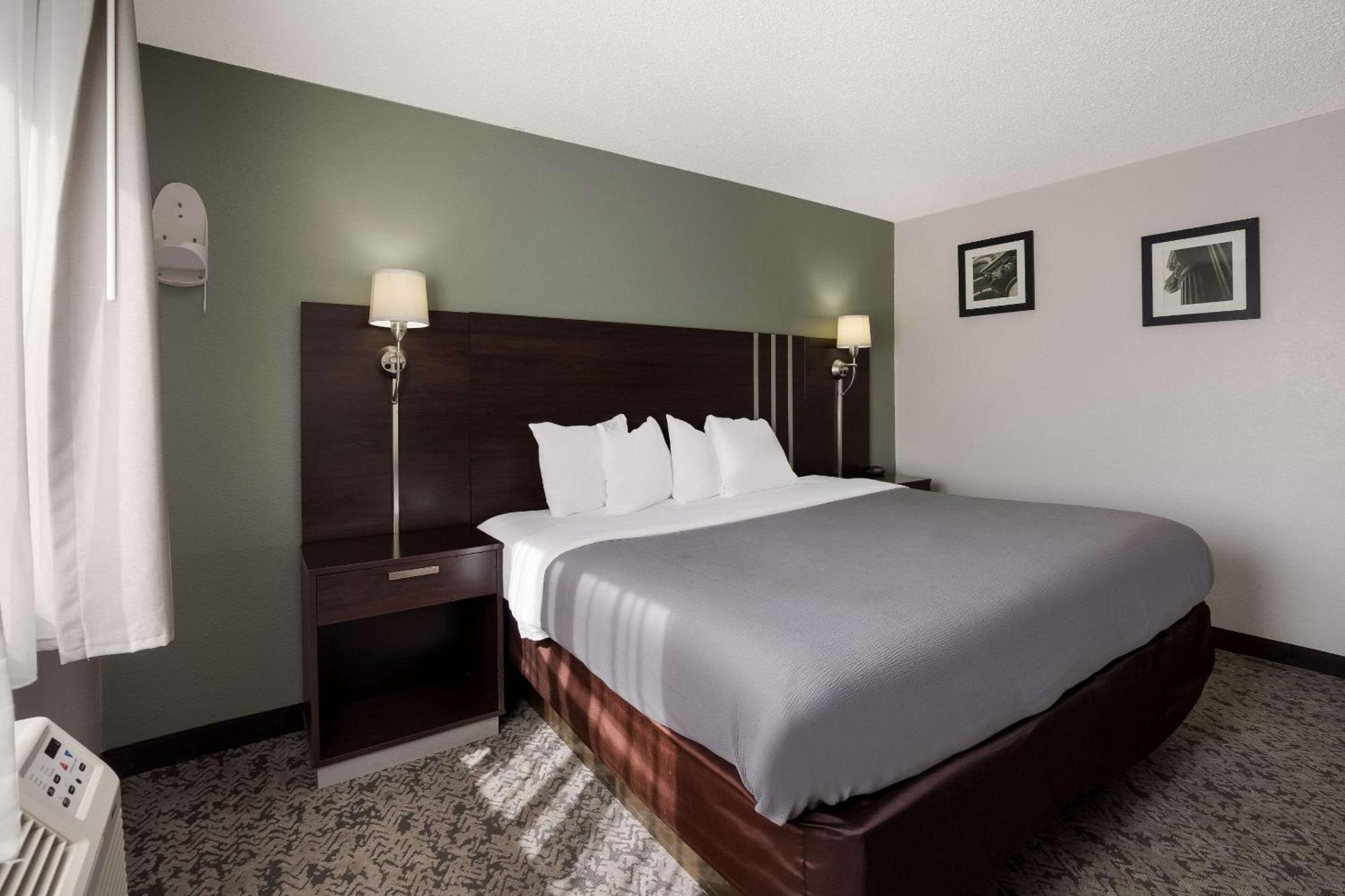 Quality Inn Hall Of Fame Canton Esterno foto