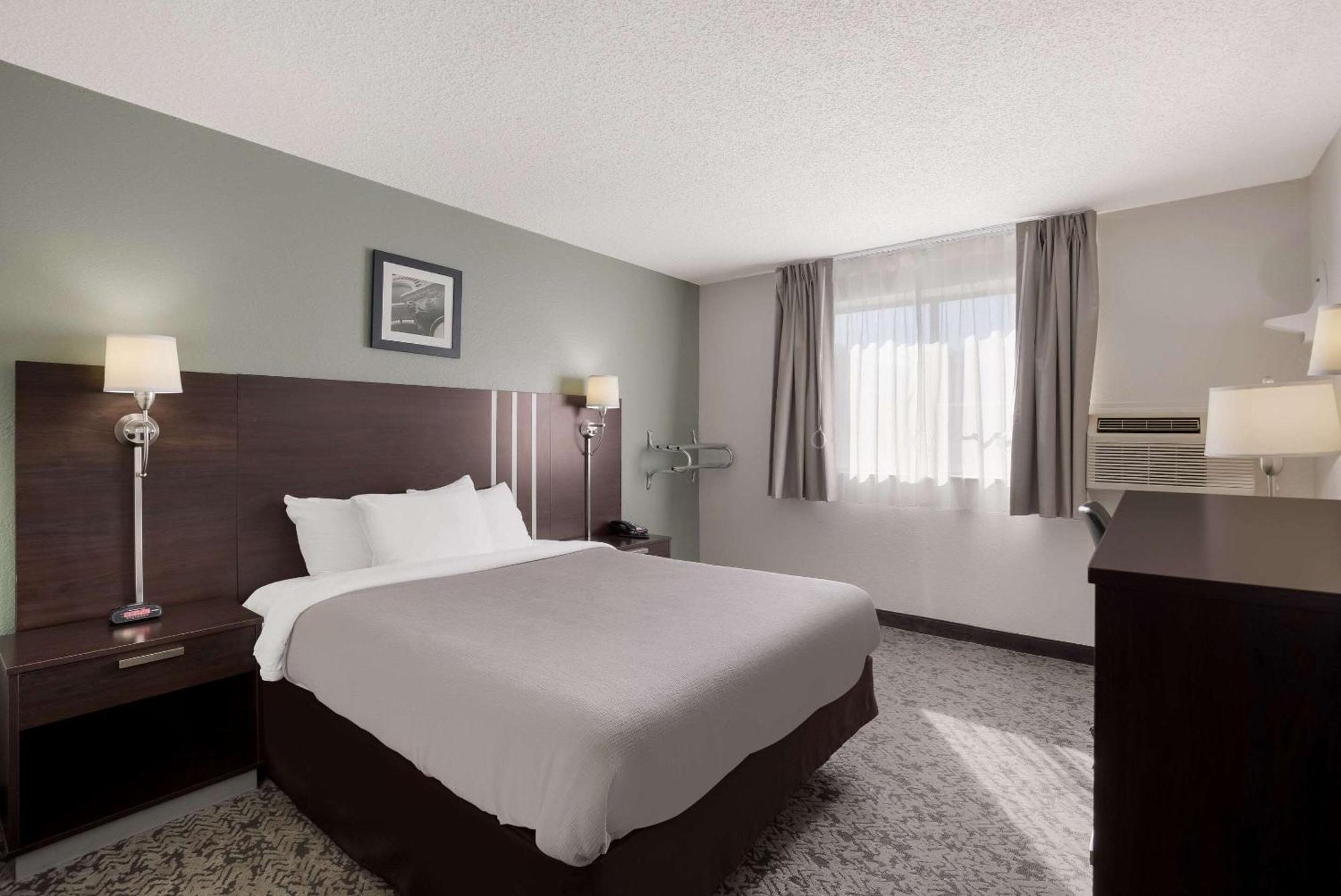 Quality Inn Hall Of Fame Canton Esterno foto